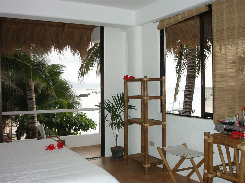 Artista Beach Villa Balabag  Exterior photo