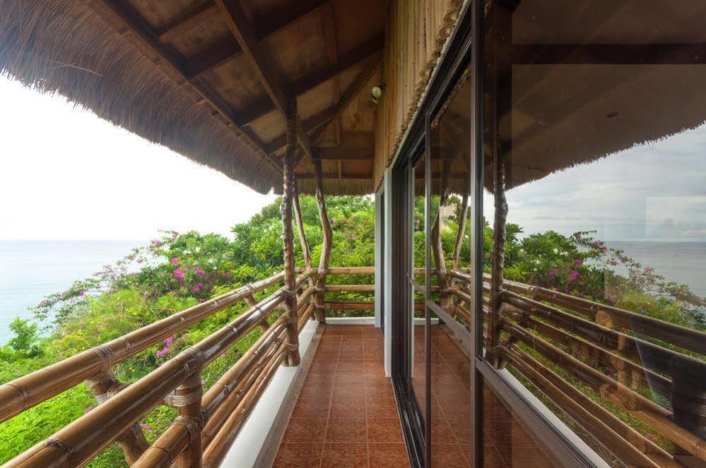 Artista Beach Villa Balabag  Exterior photo