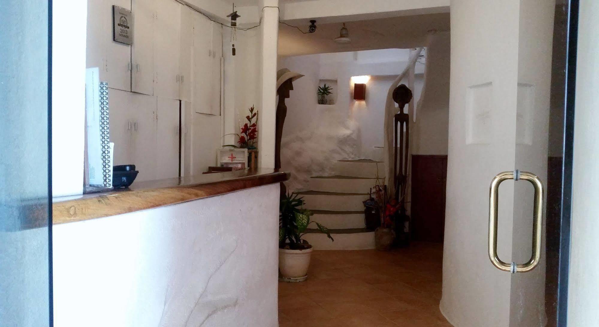 Artista Beach Villa Balabag  Exterior photo
