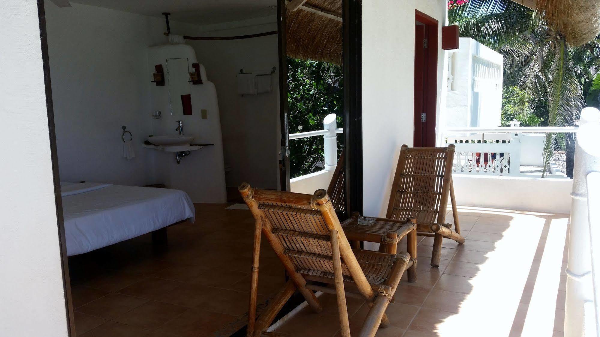 Artista Beach Villa Balabag  Exterior photo